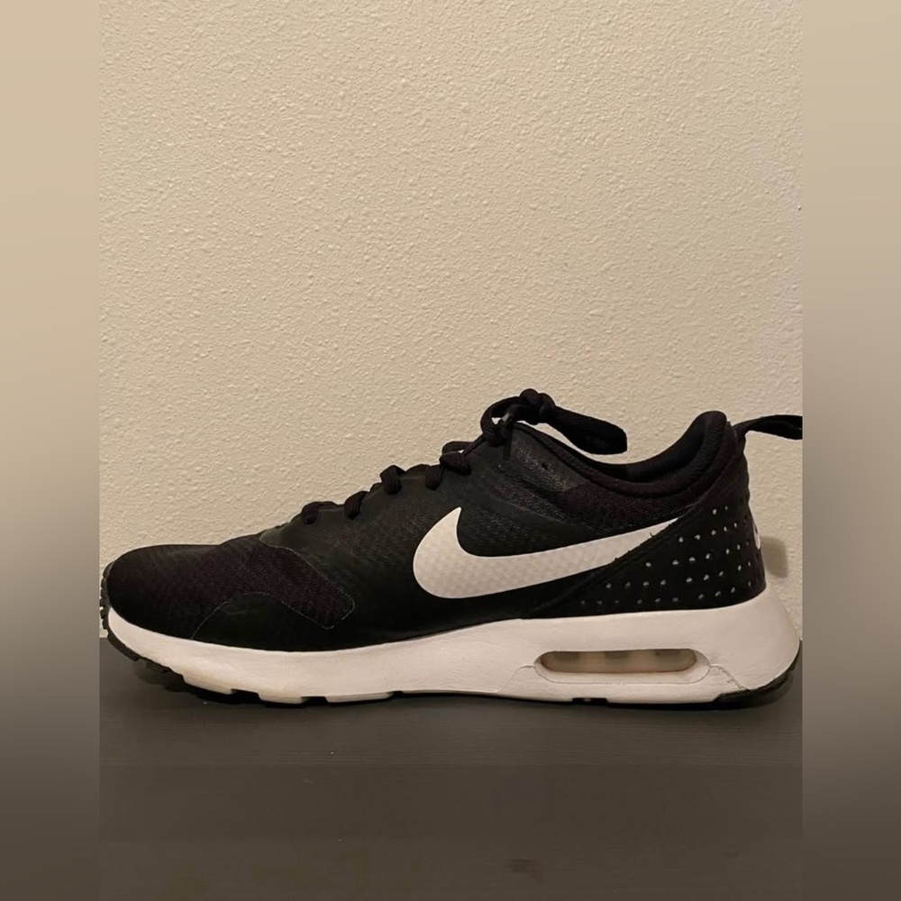 Women’s Nike shoes